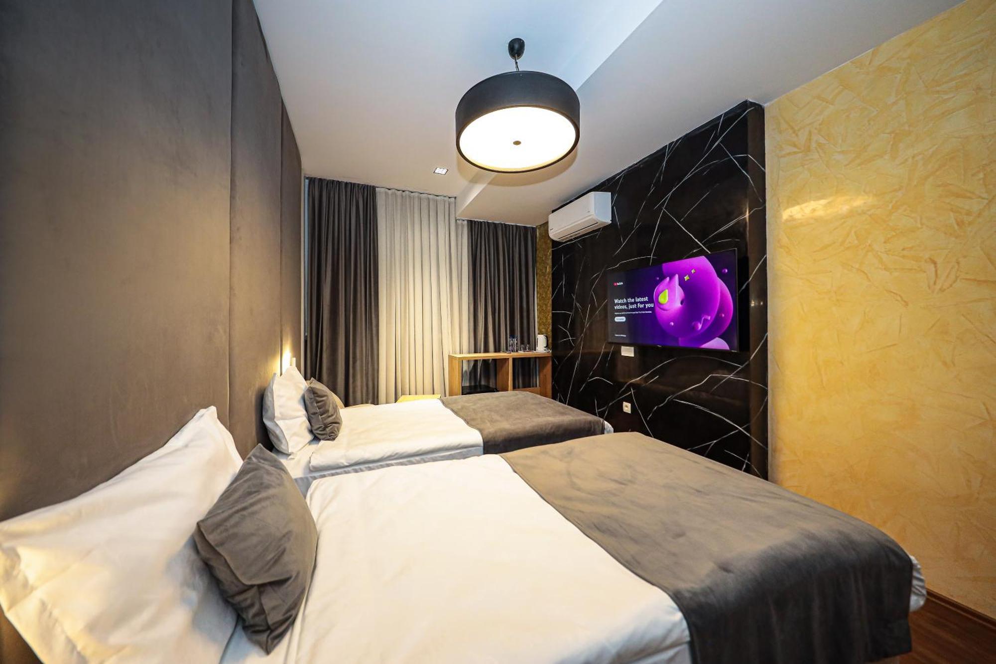 Hotel Prive Peje Luaran gambar