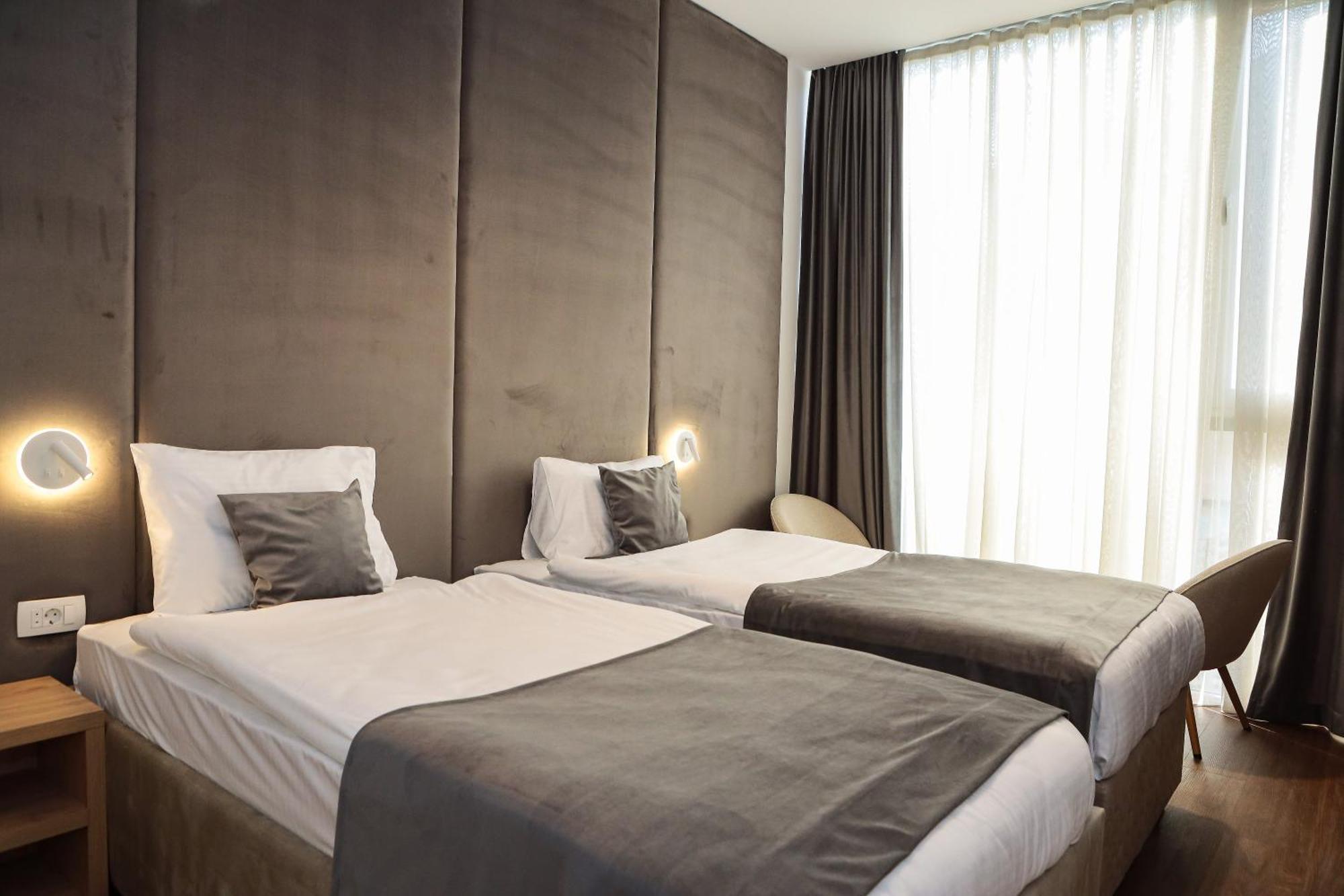 Hotel Prive Peje Luaran gambar