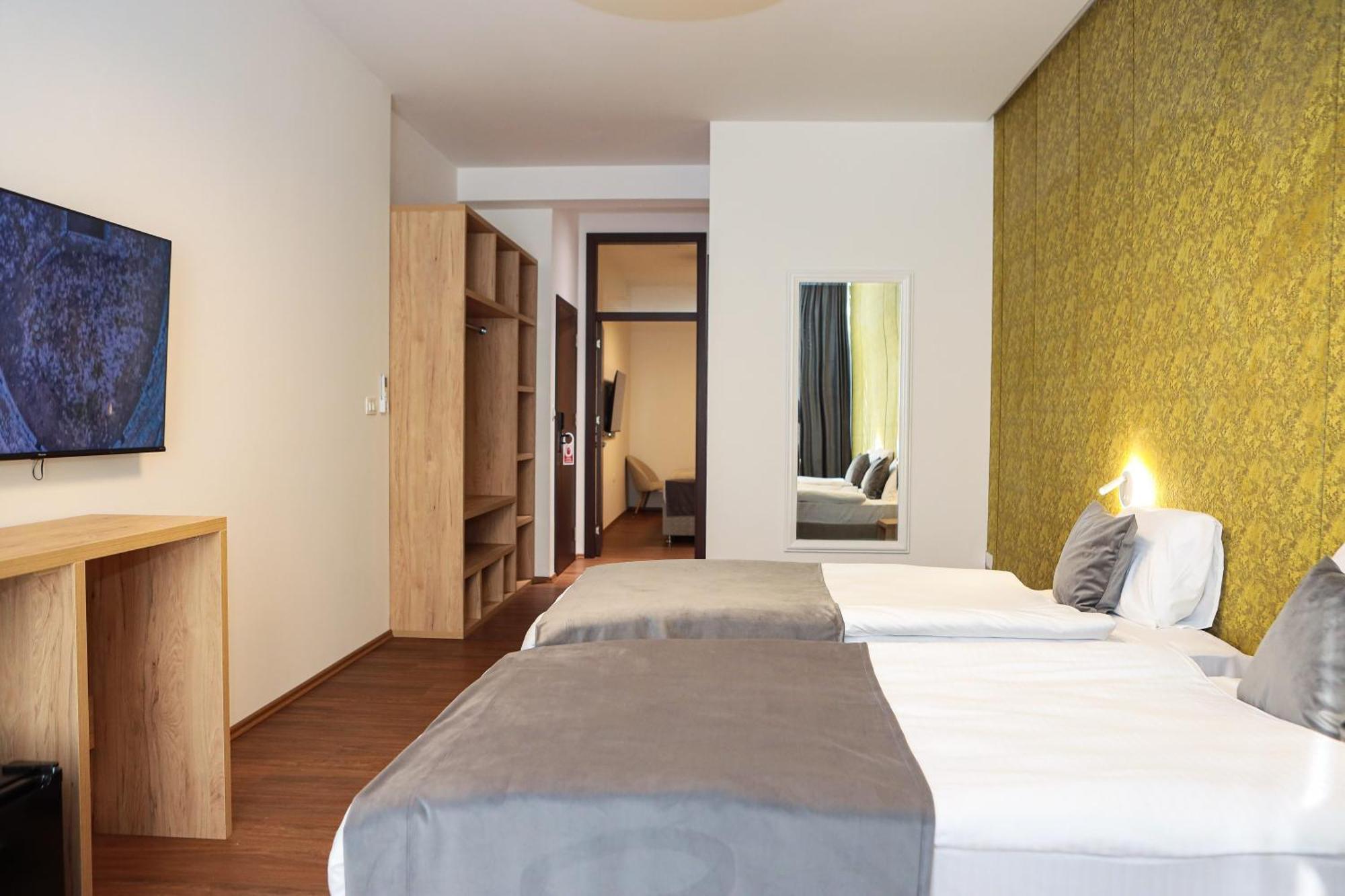 Hotel Prive Peje Luaran gambar